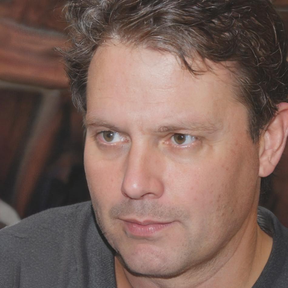 Portret Pawła Nowaka, menedżera zespołu sprzedaży firmy handlowej